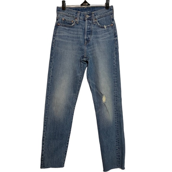 LEVI’S Distressed Wedgie Icon Fit Jean size 24 - Picture 1 of 6